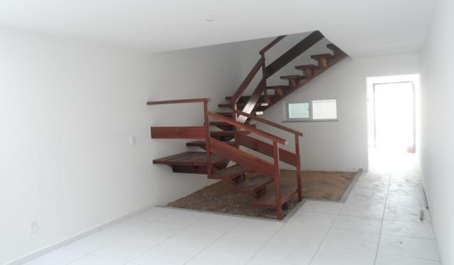 Casa Duplex com 3 Quartos em Horizonte/CE